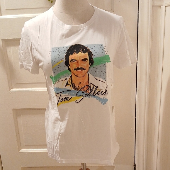 Next Level Apparel White Short Sleeve Tee - Picture 1 of 3